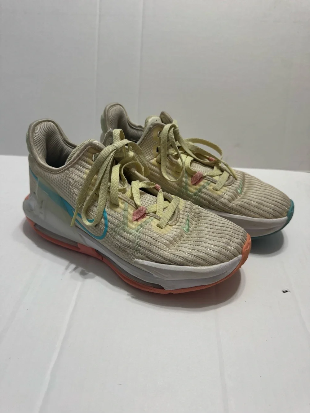 Nike LeBron Witness 6 Basketball Shoes Mens Size 7.5